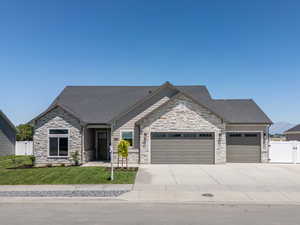 Craftsman house with a garage