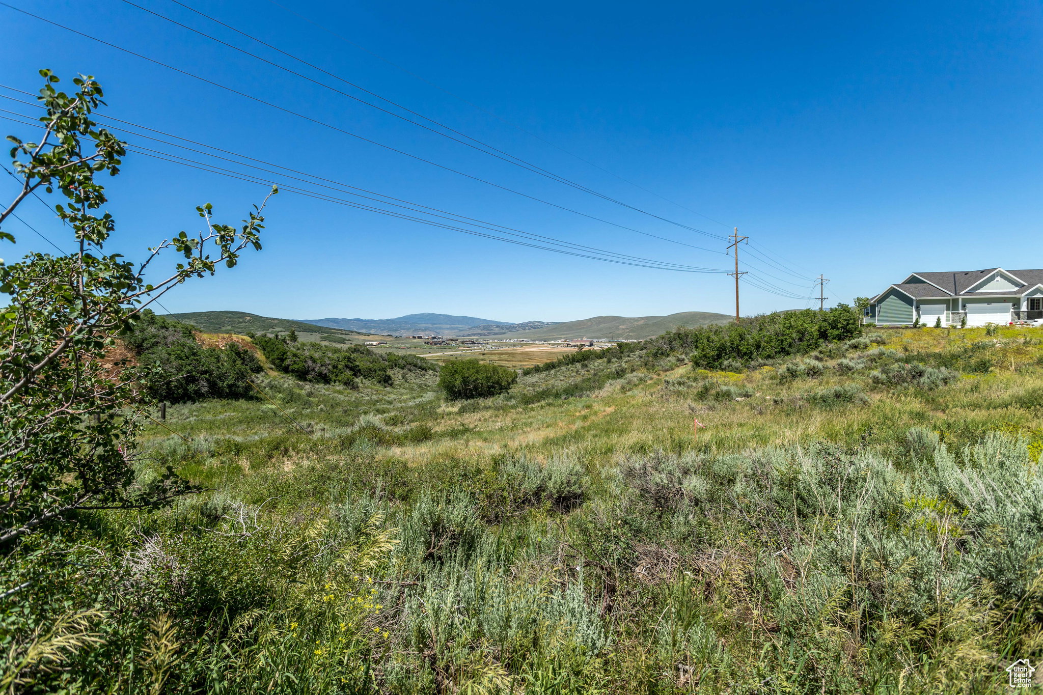 View of mountain feature