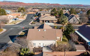 Drone / aerial view featuring a mountain view