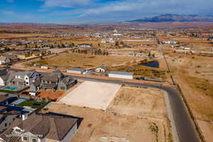 Bird's eye view with a mountain view