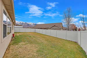 View of yard featuring a mountain view