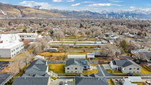 Aerial view with a mountain view