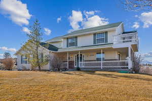 Front of property featuring a front yard