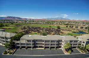 Aerial view with a mountain view