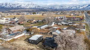 Bird's eye with a mountain view