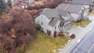 Birds eye view of property