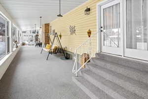 View of sunroom / solarium