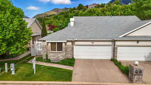 Photo 1 of 28 N RIVER POINTE DR