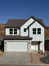 View of front of house featuring a garage