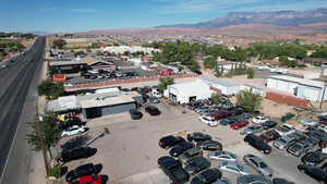 Bird's eye view with a mountain view