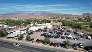 Aerial view with a mountain view