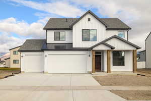 View of front of house featuring a garage