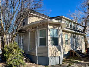 View of side of home