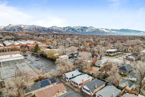 Aerial view with a mountain view