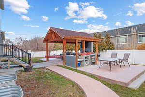 View of patio / terrace featuring outdoor lounge area