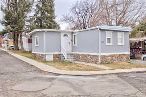 View of manufactured / mobile home