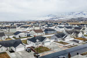 Bird's eye view with a mountain view