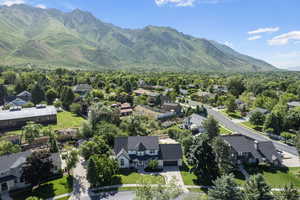 Drone / aerial view featuring a mountain view