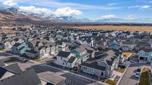 Aerial view with a mountain view