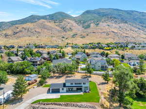 Drone / aerial view featuring a mountain view