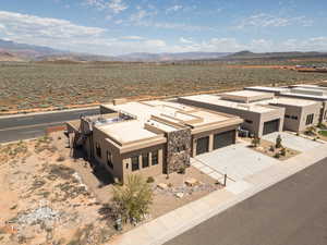 Bird's eye view with a mountain view