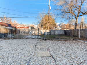 View of yard featuring a mountain view