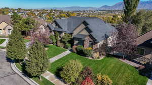 Aerial view with a mountain view