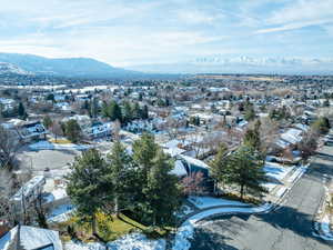 Bird's eye view with a mountain view