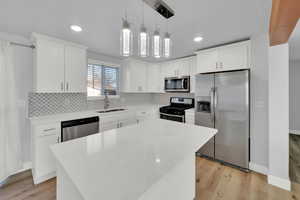 Beautiful open kitchen and lots of work space.