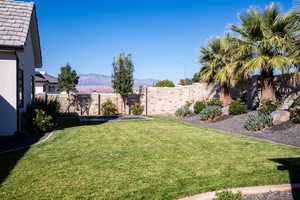 View of yard featuring a mountain view