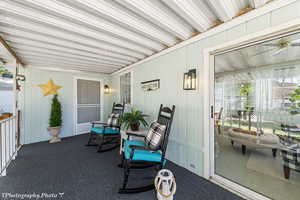 Sunroom / solarium with ceiling fan