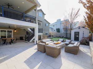 Outdoor living space perfect for entertaining!