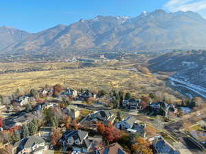 Bird's eye view with a mountain view