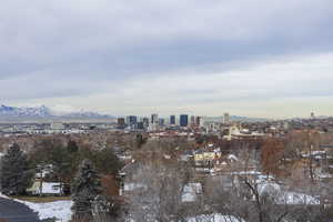 View of city featuring a mountain view