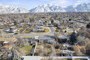 Aerial view with a mountain view