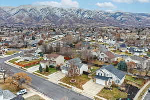 Aerial view with a mountain view