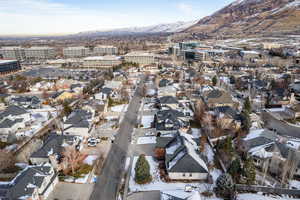 Bird's eye view featuring a mountain view