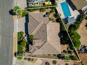 Birds eye view of property