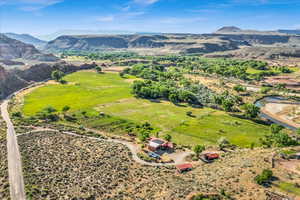 Aerial view with a mountain view