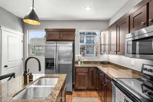 Granite counters, undermount kitchen sink, Stainless Steel Appliances