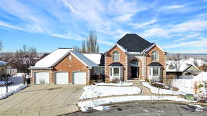 View of front property featuring a garage