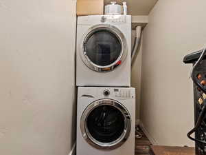 2 laundry rooms—one on each level!