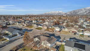 Drone / aerial view featuring a mountain view