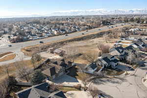 Aerial view with a mountain view