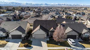 Aerial view with a mountain view