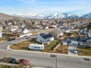 Bird's eye view with a mountain view