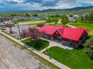 Bird's eye view with a mountain view