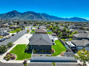 Drone / aerial view featuring a mountain view