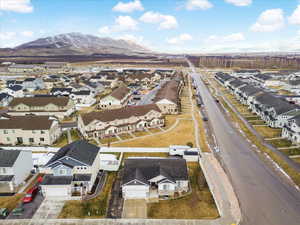 Aerial view with a mountain view