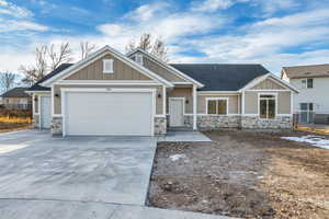 Craftsman-style patio home